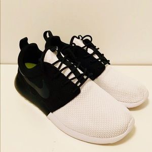 NIKE ROSHE RUN CUSTOM ID💫 WILL TAKE ANY OFFER